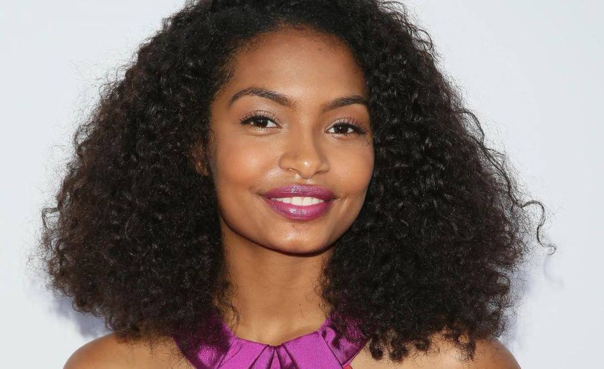 Disney ha encontrado a la Tinkerbell para la película de live action ‘Peter Pan’. La compañía continúa diversificando a sus personajes, y esta vez deja clara la participación de Yara Shahidi en el reparto, para interpretar el papel de la icónica hada de la historia. 