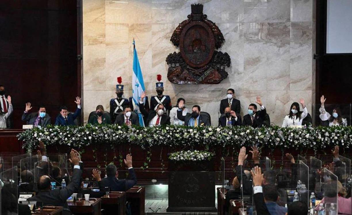 A la misma fecha de 2021, el Congreso anterior (que dirigía Mauricio Oliva) había gastado 1,032.1 millones de lempiras, por lo que el nivel de gasto se redujo en casi un 20% al hacer la comparación.