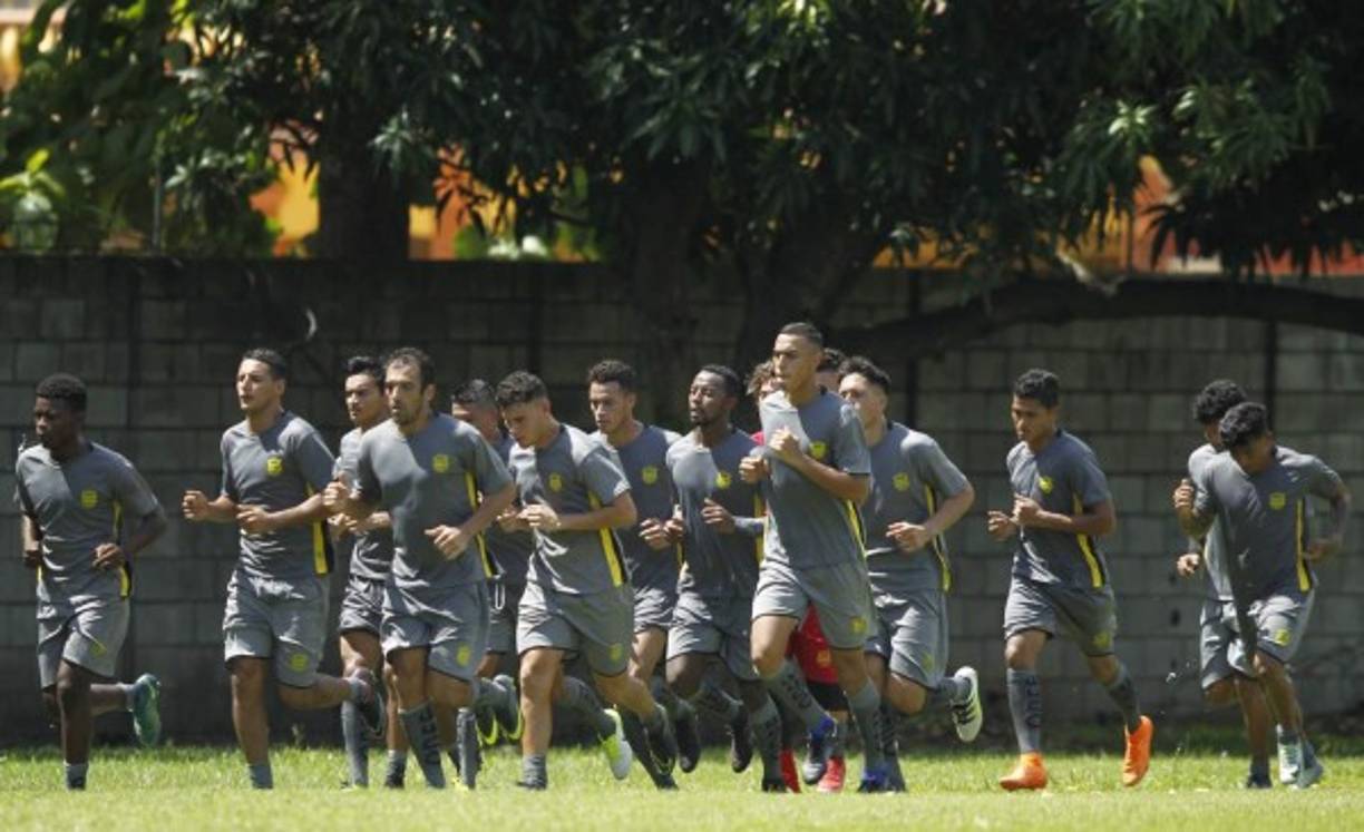 Real España sigue acelerando su pretemporada y su junta directiva confirmó que entre el 9 y el 14 de julio el equipo realizará una gira que iniciará en Occidente y concluiría en San Salvador, en donde chocaría con el Sonsonate de la primera división.