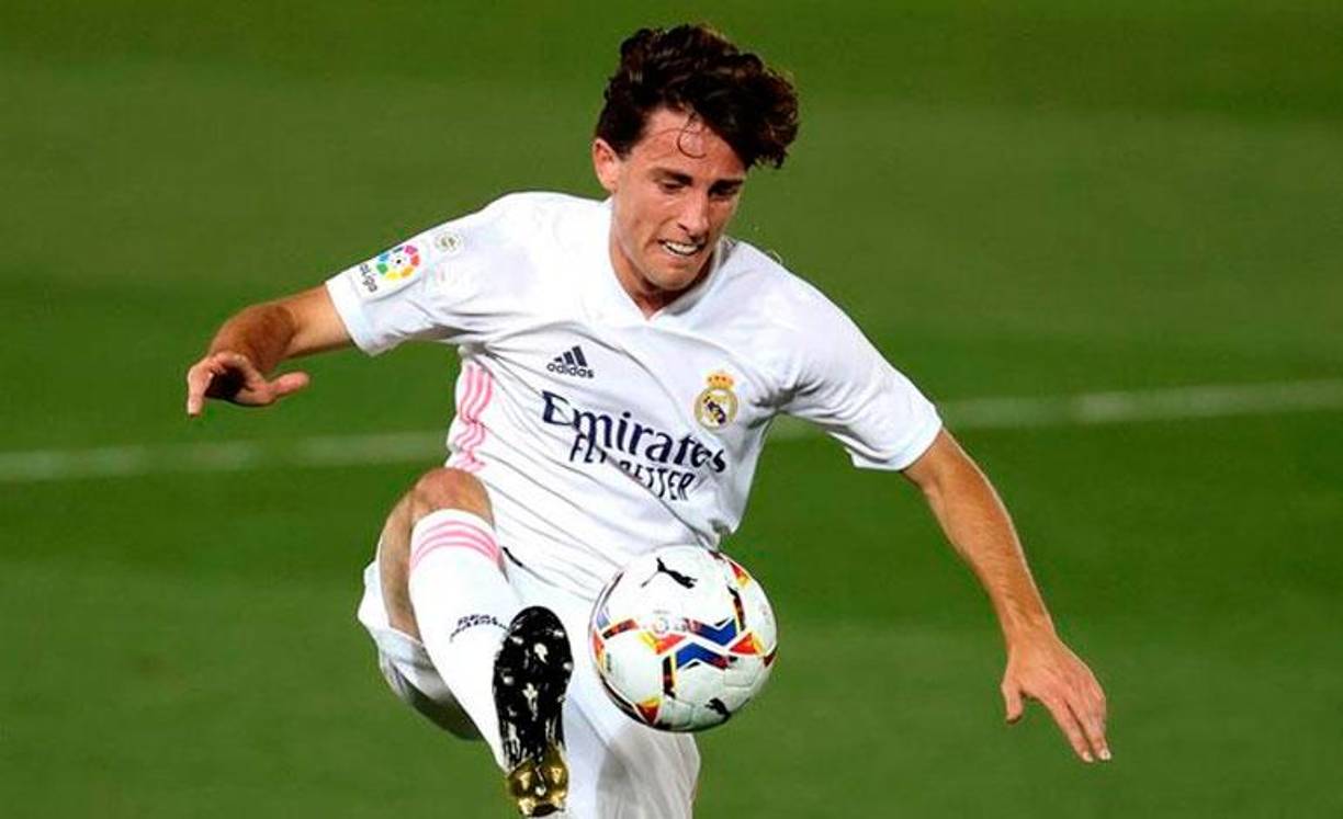 Medios españoles informan que el lateral Álvaro Odriozola no continuará en las filas del Real Madrid. 