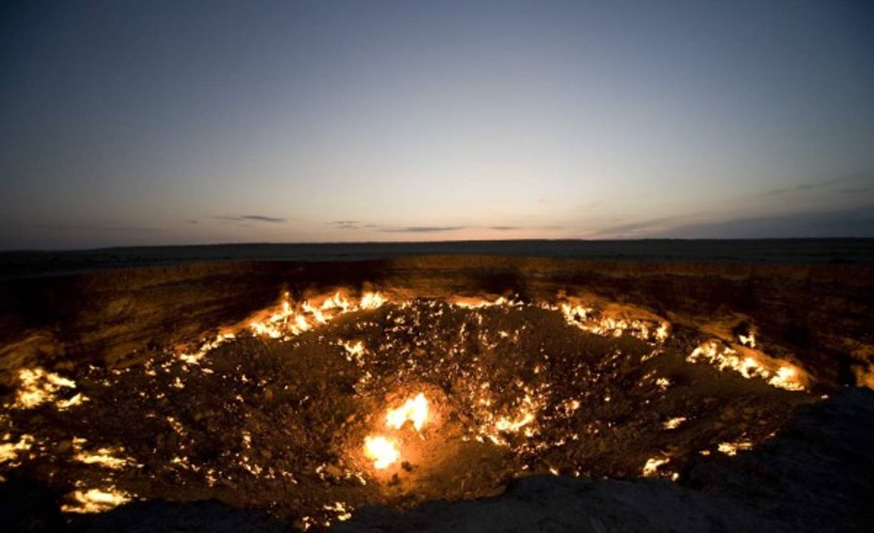 Turkmenistán es un país asiático que no es muy abierto al turismo, es igual o peor que Corea del Norte para recibir turistas, sin embargo, tiene<br/>bellezas naturales únicas, creaciones impresionantes, con una cultura envidiable y muchos secretos. <br/><br/>Conoce a Turkmenistán, el país que difícilmente podrías visitar, no tiene conflictos bélicos o armados, pero simplemente una visa de turista es difícil de obtener.