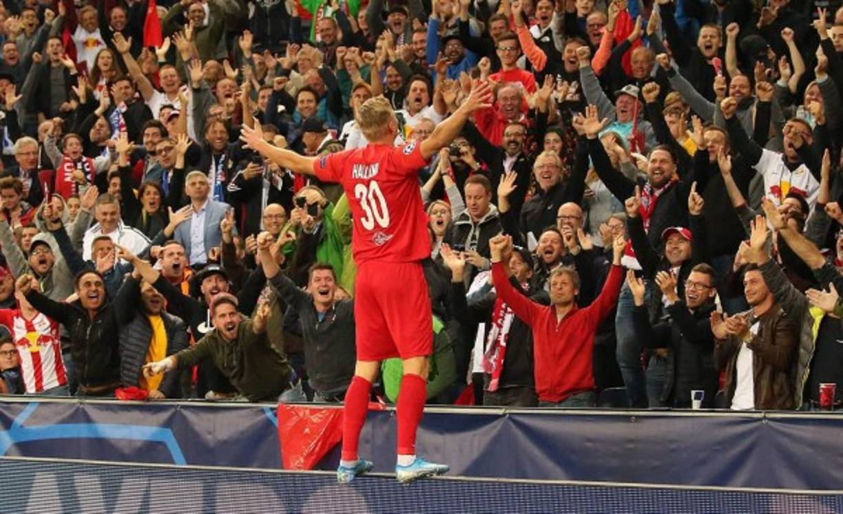 Con sus goles ha pulverizado un récord que hasta hace poco le pertenecía a Cristiano Ronaldo. Se convirtió en el jugador que llegó a 6 dianas en menos tiempo. CR7 lo había conseguido en 32 partidos, pero el noruego lo hizo en tan solo 3 encuentros.