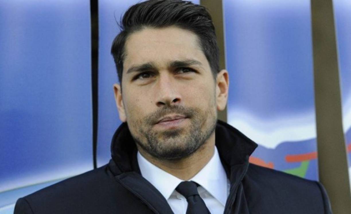 Marco Borriello: El delantero italiano de 36 años firma por el club Ibiza de Segunda División B de España para vivir una de sus últimas etapas como jugador profesional. Cuenta con una reconocida trayectoria en el fútbol italiano, donde ha militado en el Milan, Genoa, Roma y Juventus. Ganó la Champions y disputó una Eurocopa con la selección 'azzurra