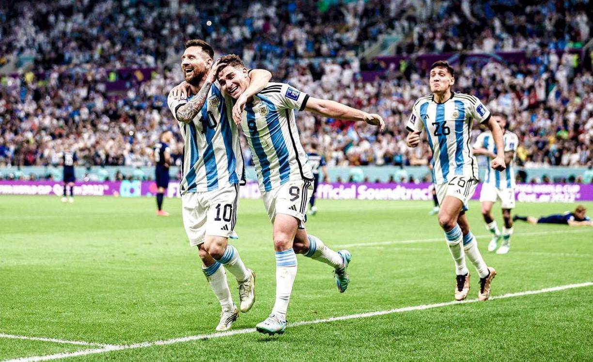Con sus goles, asociaciones con Lionel Messi y su definición, logró ganarse el cariño de los aficionados.