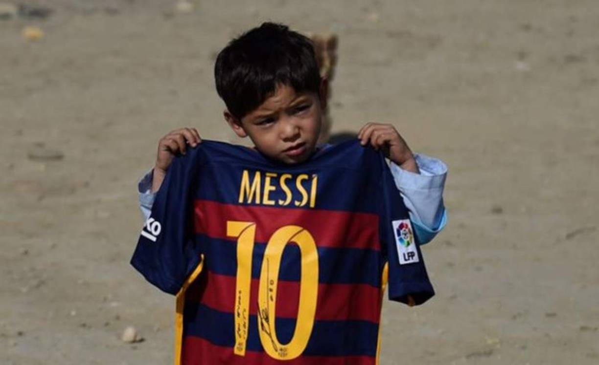 La familia del niño y el propio Murtaza aseguran que algunas veces, durante la noche, el joven despierta entre gritos por miedo a los insurgentes: 'En mi sueño veo que los talibanes vienen, llaman a la puerta y me gritan'.