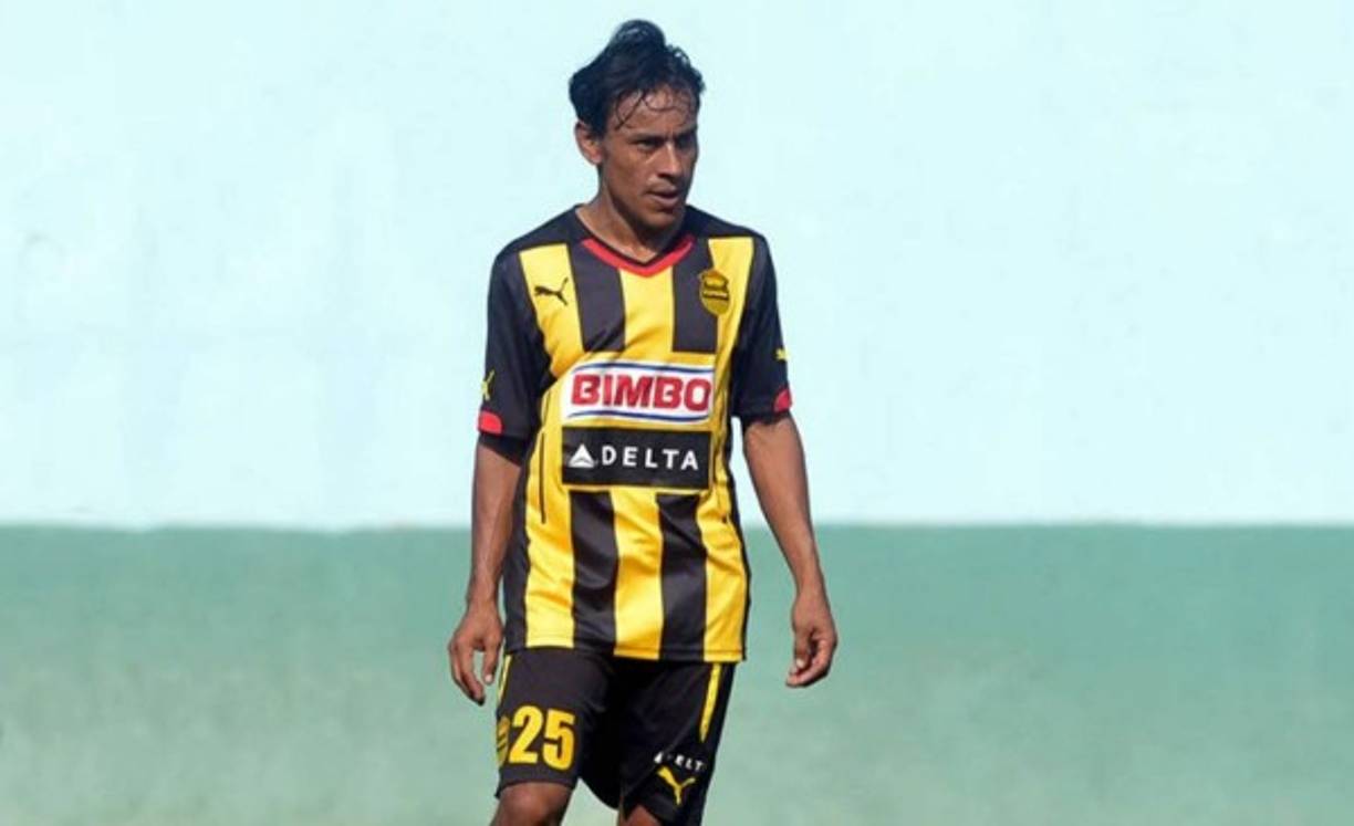 El lateral izquierdo Javier Portillo sigue sin definir su futuro. Se ha mencionado que podría jugar en la Segunda División y ahora el Platense está interesado en sumarlo al equipo.