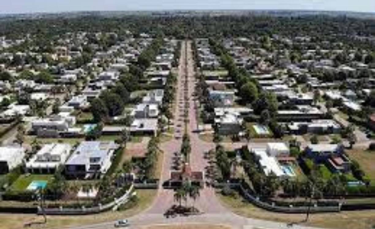 La futura casa de Messi se llamará ‘La Fortaleza’, estará ubicada en la localidad de Funes, que se encuentra a unos 30 kilómetros de Rosario, Santa Fe.