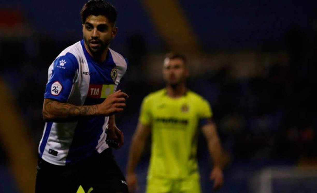 Jona Mejía: Tras ser dado de baja por el Hércules, el delantero hispano-hondureño ha sido anunciado como nuevo jugador del Alcoyano de la Segunda B de España (Tercera división).