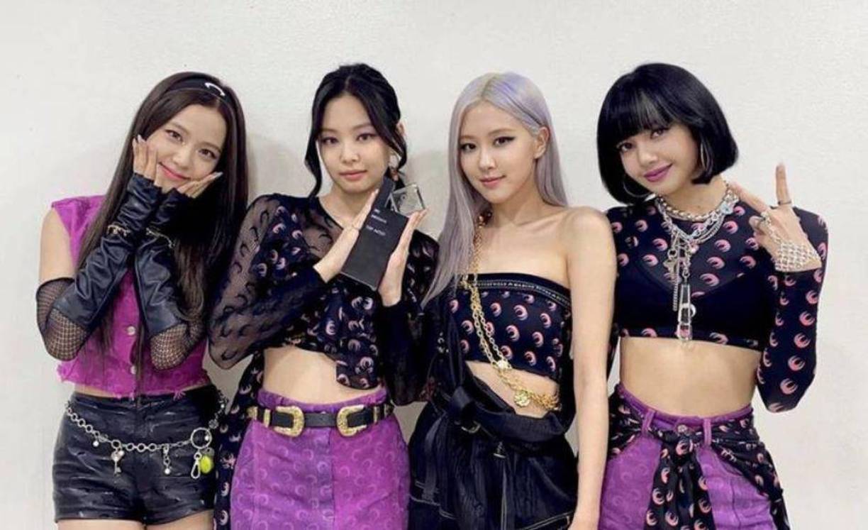 Con estos nuevos cambios, BLACKPINK realizará nueve espectáculos en siete ciudades diferentes de Europa, comenzando en Londres el 30 de noviembre y el 1 de diciembre antes de concluir en Ámsterdam el 22 de diciembre.
