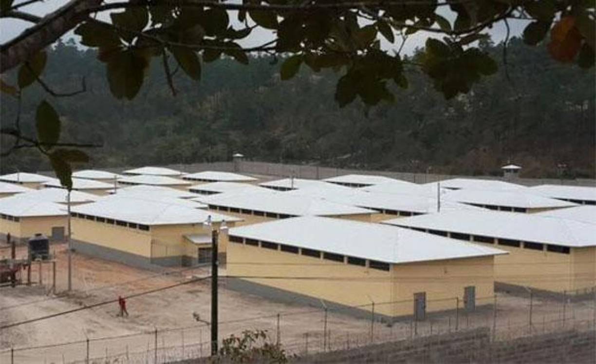 Berríos estaba preso desde 2017 y cumplía condena por portación ilegal de armas y dos delitos de asesinato, mientras Mejía estaba procesado desde 2021 por asesinato y tentativa de asesinato.