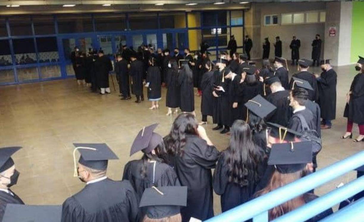 En el evento se graduaron profesionales de 88 carreras.