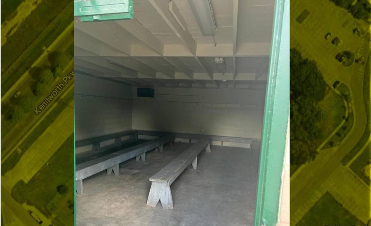 El Olympia Stadium es un estadio de fútbol comunitario propiedad de BREC, la comisión de parques y recreación de East Baton Rouge Parish, que es utilizado por varios de los equipos de fútbol de escuelas secundarias locales.