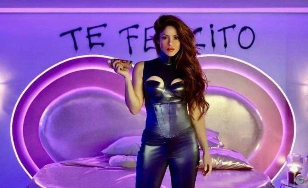 “Me lo advirtieron, pero no hice caso. Me di cuenta que lo tuyo es falso”, dice en la primera estrofa. 