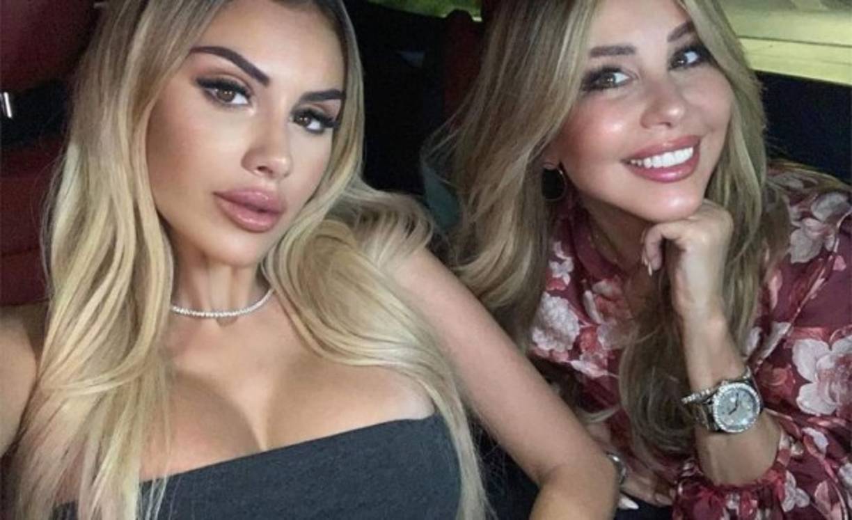 Myrka lleva una relación muy linda con su hija, producto de su matrimonio con el doctor Alejandro Loynaz, que falleció en junio de 2018 de forma repentina.