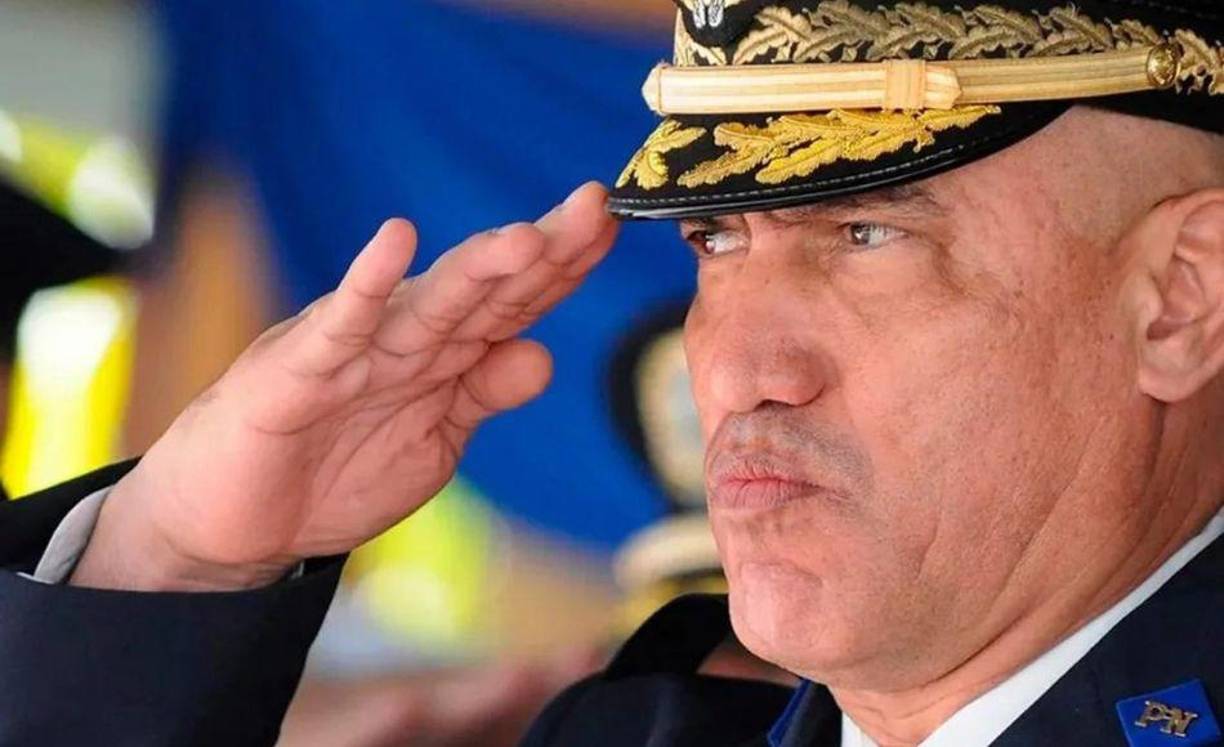 En mayo del 2012, Juan Carlos Bonilla fue nombrado como director policial, cargo del que fue destituido en diciembre del 2013 en medio de escándalos y una imagen empañada por no lograr una reducción de muertes violentas.