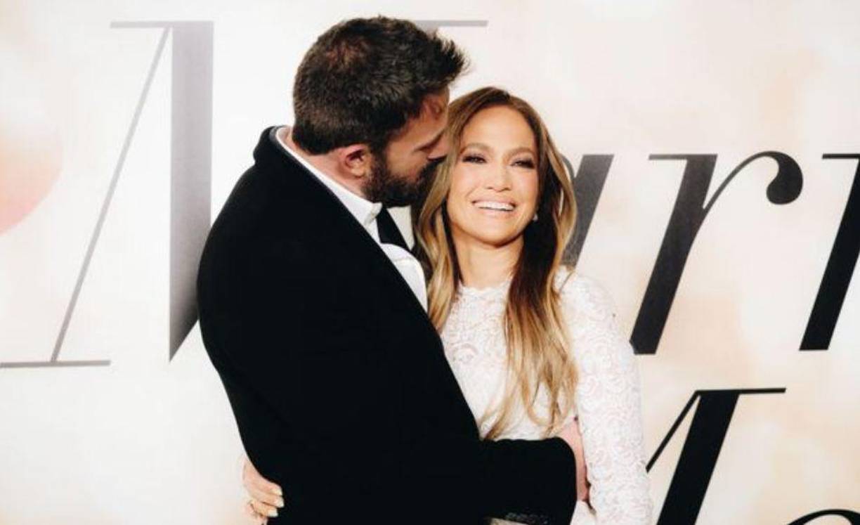 Después de que los dos, que se casaron meses después de comprometerse por segunda vez, intercambiaron votos, la cantante no pudo evitar hablar con entusiasmo sobre la aventura.