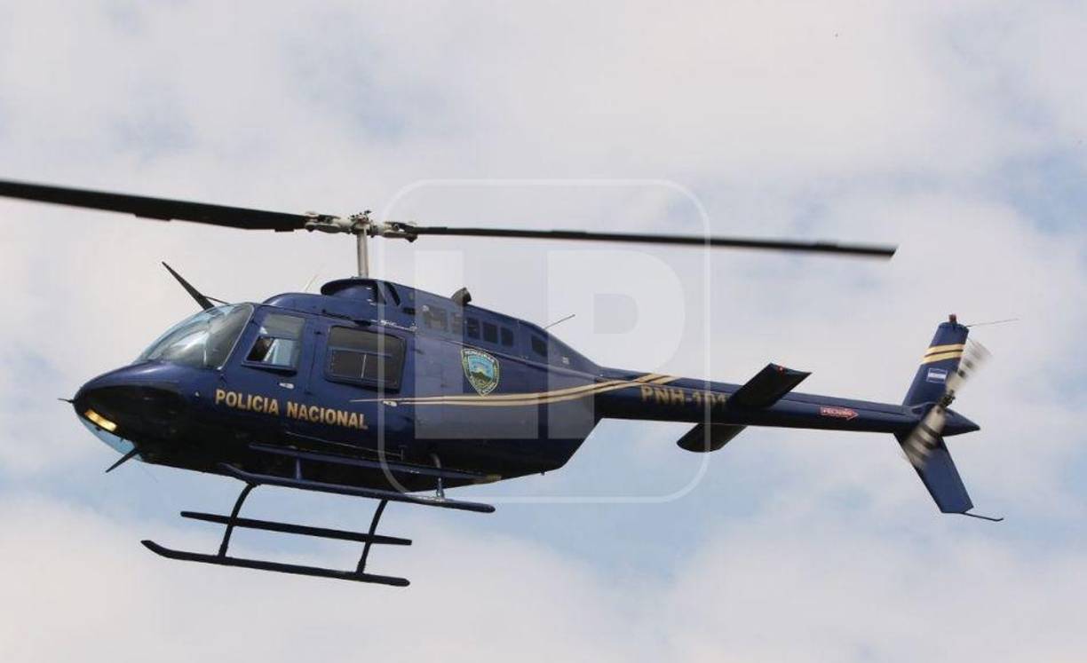 Sánchez no precisó la identidad de las otras tres personas capturadas, quienes con Herlinda Bobadilla serán trasladadas en helicóptero en Tegucigalpa.