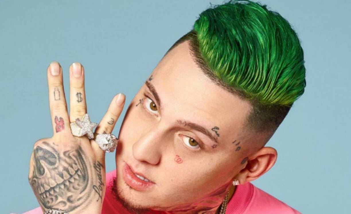 El interprete de “Súbete” ocupaba los primeros lugares de popularidad, sin embargo, dio una noticia que impactó a sus seguidores.