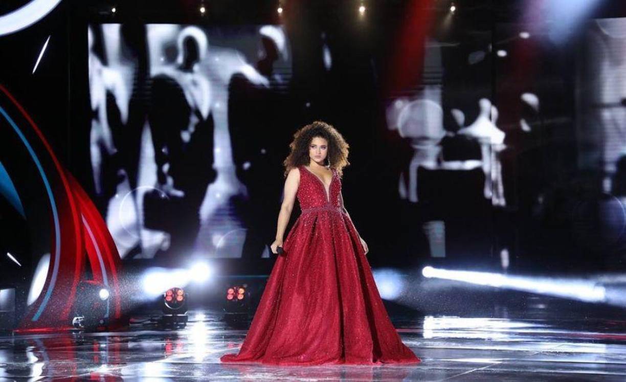 Que decir de su porte, que la convierte en una diva en el escenario. 