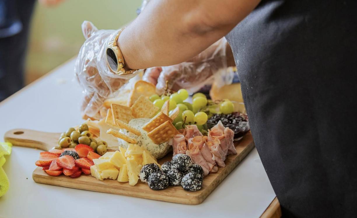 Se impartieron 12 talleres que abarcaron desde la elaboración de hamburguesas hasta la cocina árabe, pasando por postres fríos, comida asiática, vinos y tapas, entre otros.