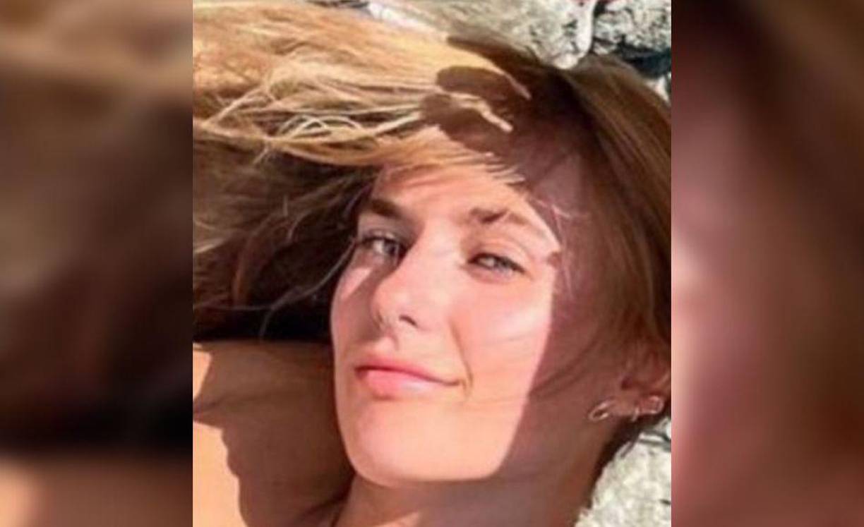 Clara Chía Martí viene de una familia muy bien posicionada en la sociedad española, su madre es administradora y su padre empresario y abogado, si bien el dinero nunca le faltó ella quiso ganarse su lugar y hacer un esfuerzo trabajando en diversos puestos antes de conocer a Gerard Piqué. 