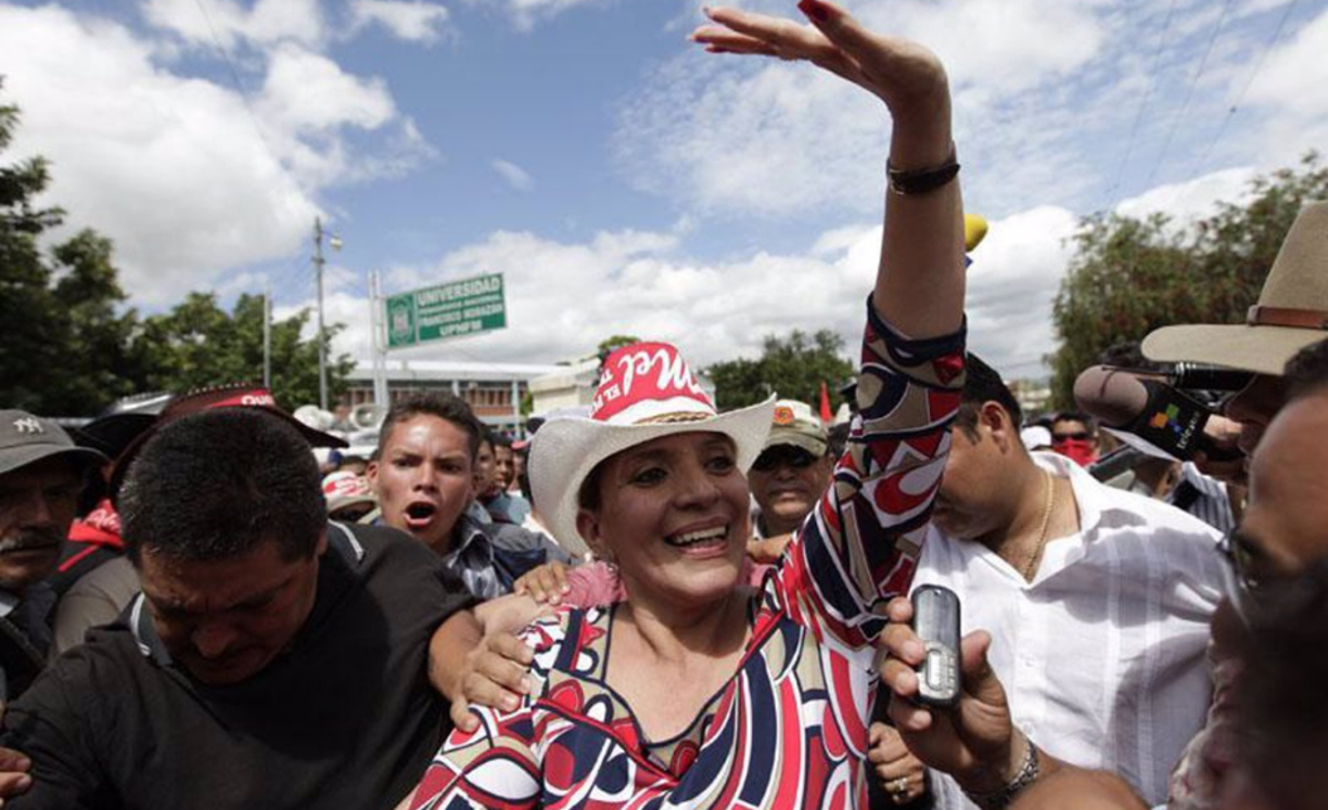 Encabezó las marchas del Frente Nacional de Resistencia Popular.