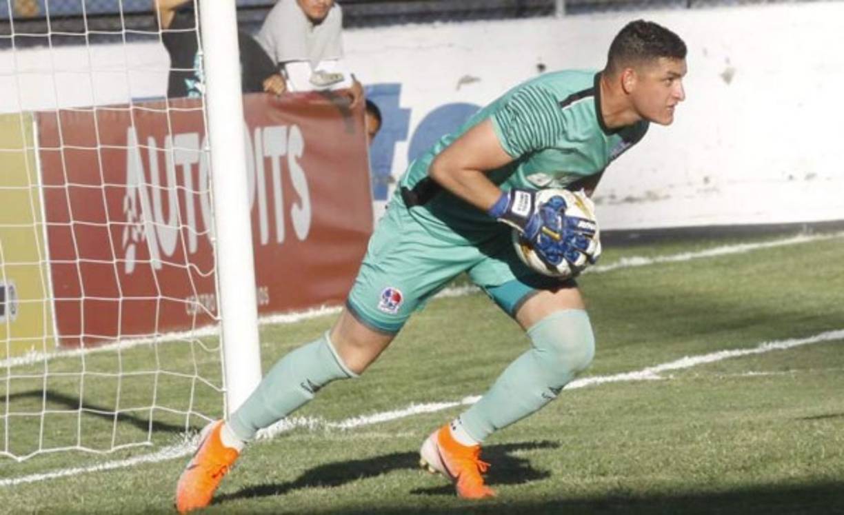 Harold Fonseca: Al portero se le vence su contrato con Olimpia en el mes de junio. El cancerbero confesó en declaraciones a Deportes TVC que anteriormente tuvo ofertas del extranjero: 'Terminando el torneo anterior tuve ofertas desde Costa Rica y Estados Unidos, hablé con gente del Saprissa y el Alajuelense, que vieron unos vídeos míos y me dijeron que estaban interesados, pero estaba con contrato y luego las lesiones, no se dio', indicó.