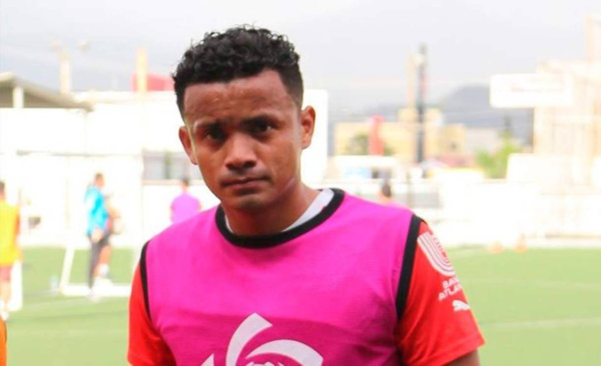 Misael Ruiz: Tras algunas temporadas en el Olimpia, el lateral izquierdo ahora juega para el Boca Juniors de la segunda división de Honduras.