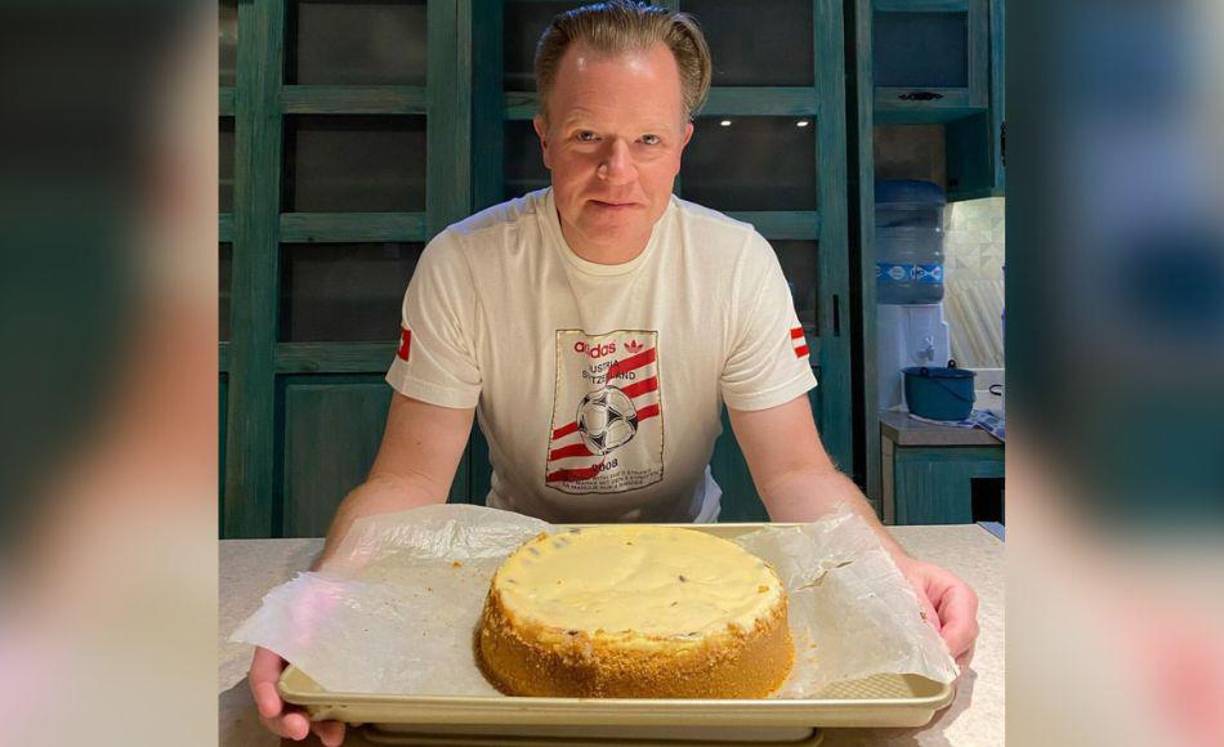 Aprendiendo y experimentando preparamos un cheesecake y una crema de almejas (clam chowder) la comida es compartir y saber cocinar es saber amar.
