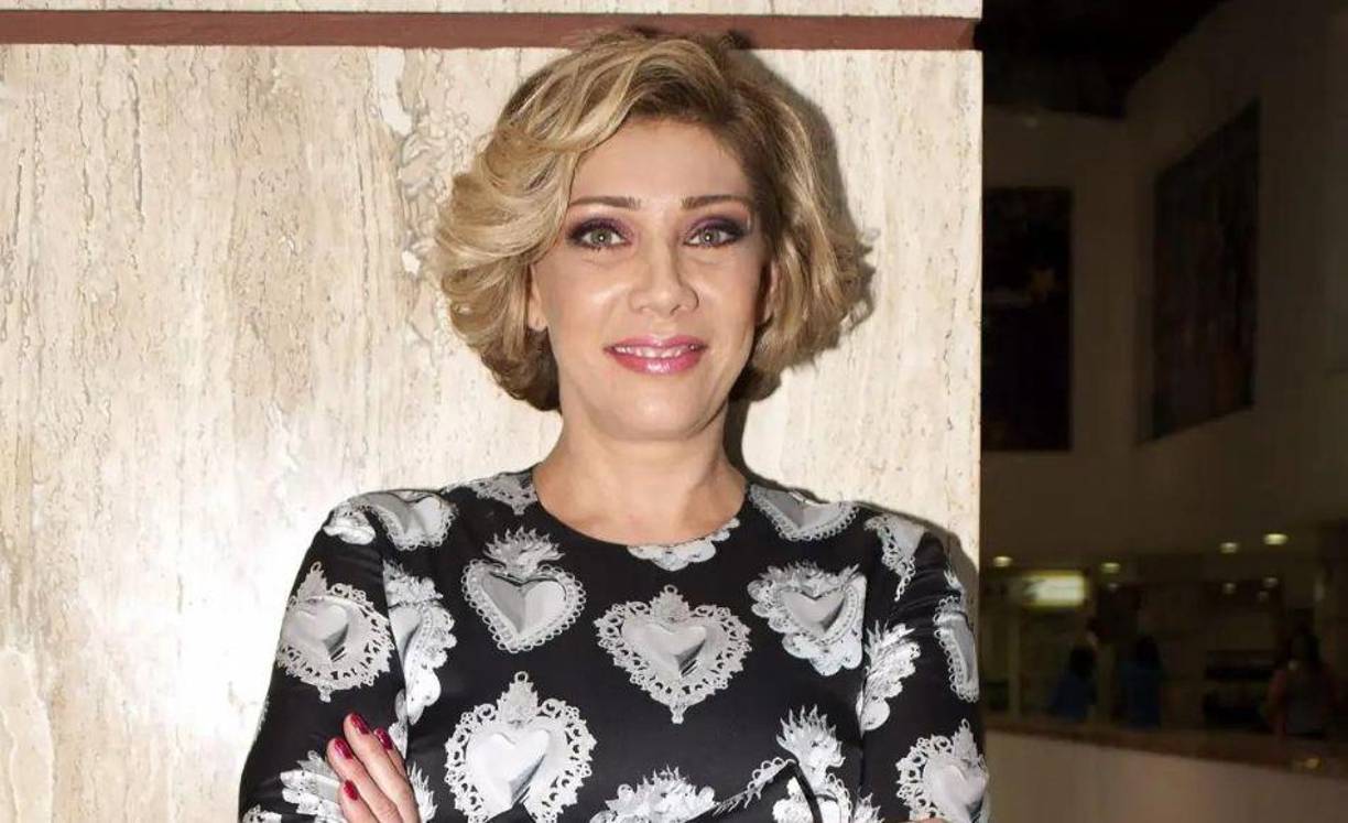 La actriz recordó que tiempo después, su mamá empezó a salir con un señor brasileño a quien no le interesaba el bienestar de su familia y solamente gastaba el dinero que su papá había dejado: “Mi mamá estaba tan feliz con ese señor que no pensaba en nosotros”. 