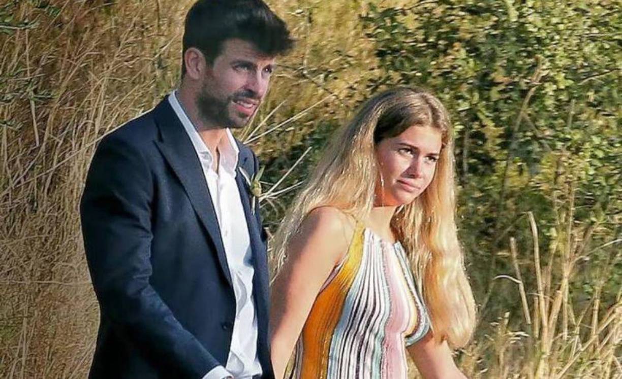 El jugador se ha dejado ver muy feliz con su nueva conquista, la joven Clara Chía, mientras disfrutan de su vida en pareja junto a los hijos del deportista y de la cantante barranquillera.