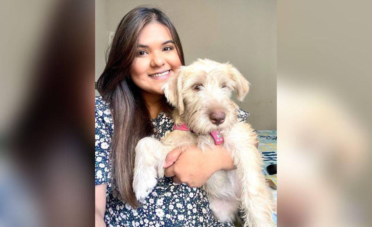 Astrid Rodriguez junto a la traviesa Peggy. 