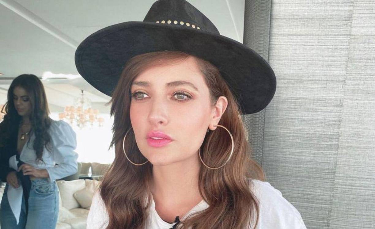 Sin embargo, la guapa chica ha dejado por completo el canto.