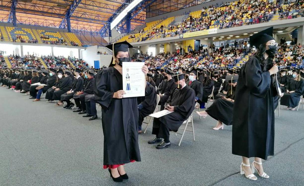 El rector de la Unah, Francisco Herrera, envió un mensaje a los estudiantes.