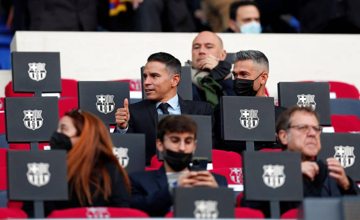 ¡Invitado de lujo! El exfutbolista azulgrana Javier Saviola asistió al Camp Nou para ver el patido.