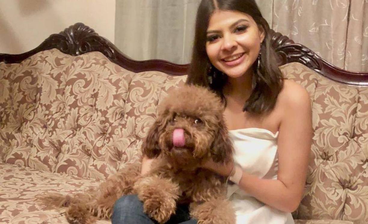 Kassandra Carrillo junto al guapo Camilo.