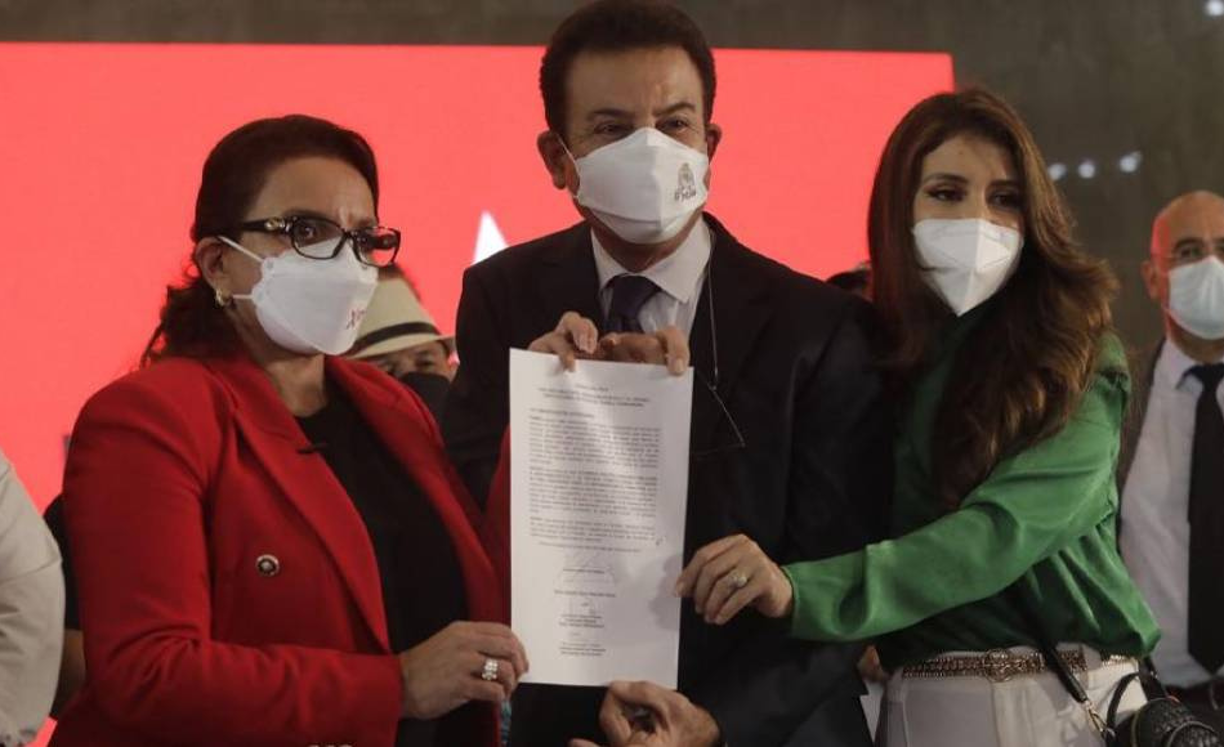 En octubre anunciaron una nueva alianza con Salvador Nasralla del Partido Salvador de Honduras, esta vez con Xiomara como presidenta.