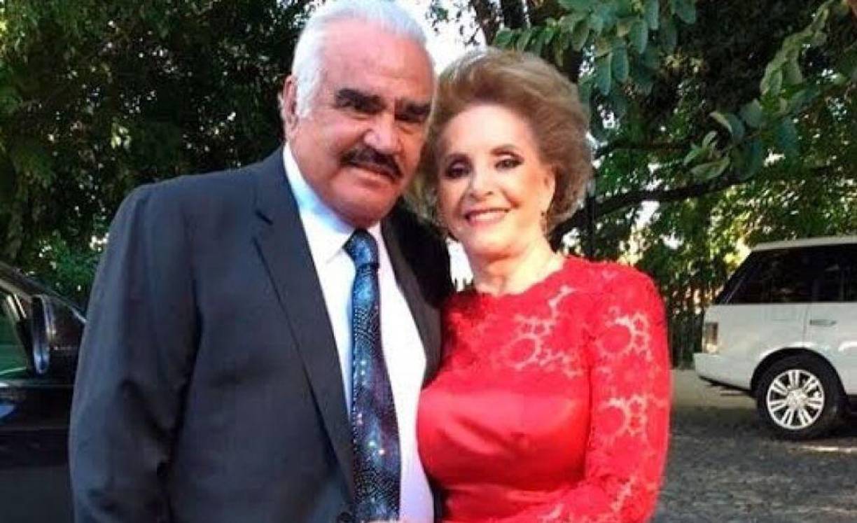 En un encuentro con la prensa, que retomó el programa Sale el Sol, Doña Cuquita reaccionó a los comentarios que se desataron en su contra por soportar los engaños del cantante.