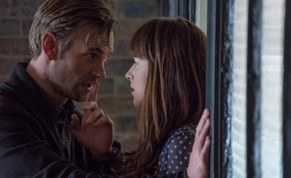 3. El acosador de Ana regresa.<br/><br/>Después de que Ana y Christian regresan de su luna de miel en Europa, Christian sale de la ciudad por negocios. <br/><br/>Estando sola Ana descubre que su ex jefe, Jack Hyde, que ya se mostró extremadamente peligroso en 'Fifty Shades Darker', ha regresado por ella.<br/><br/>