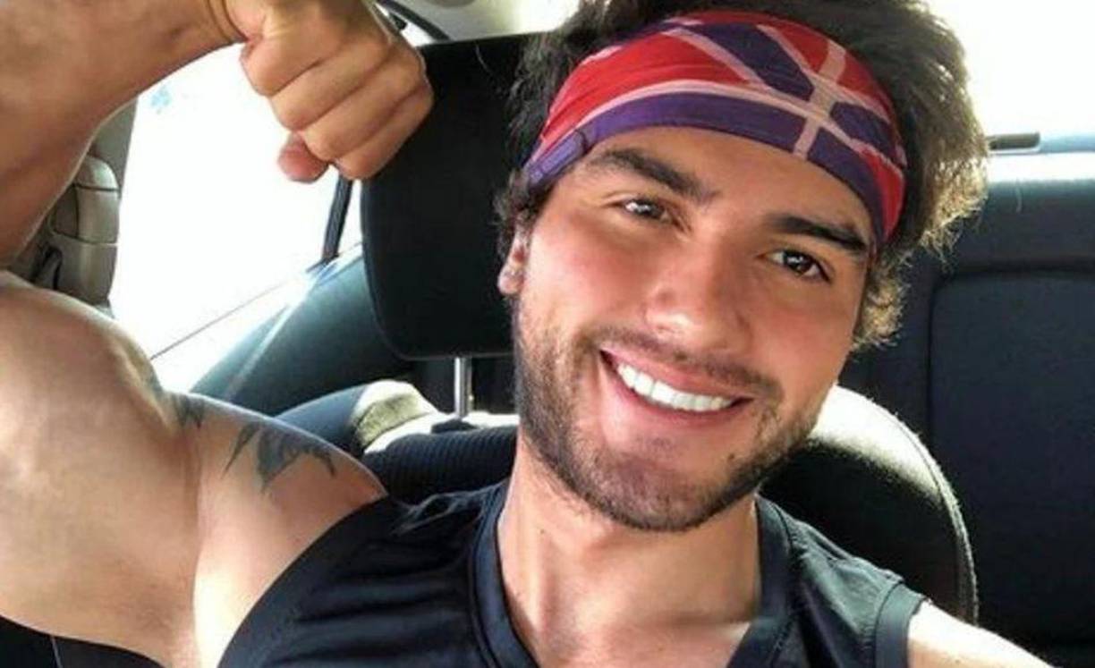 “Con fuerza de voluntad y ánimo se sale adelante”, agregó junto a un moño rosa con motivo del mes de lucha contra este tipo de enfermedad.