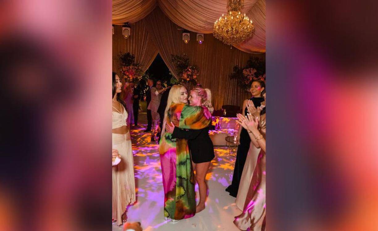 Entre las primeras fotos que se han filtrado en redes sociales, figura la cantante Madona.