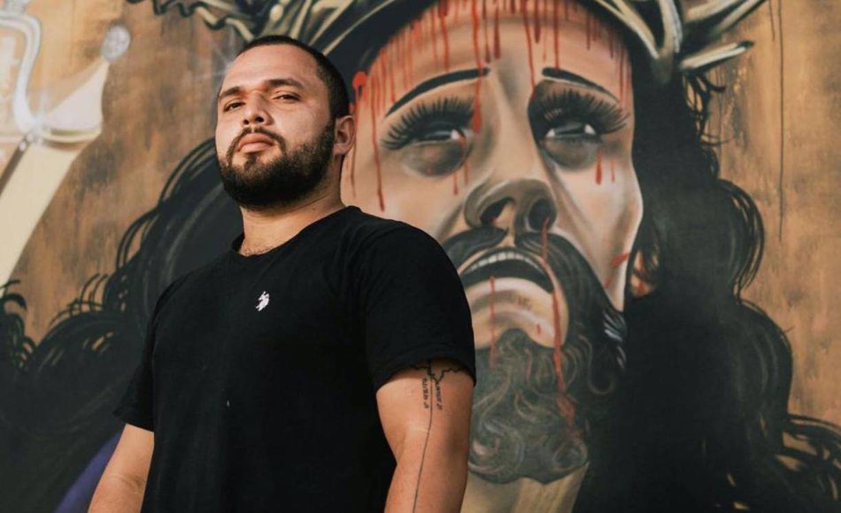 “Es una hondureña que está poniendo en alto el nombre de Honduras y es el tiempo de que el mundo conozca que los hondureños estamos hechos para cosas grandes y no hay mejor manera de crecer que los hondureños apoyando hondureños”, dijo Ney a LA PRENSA.