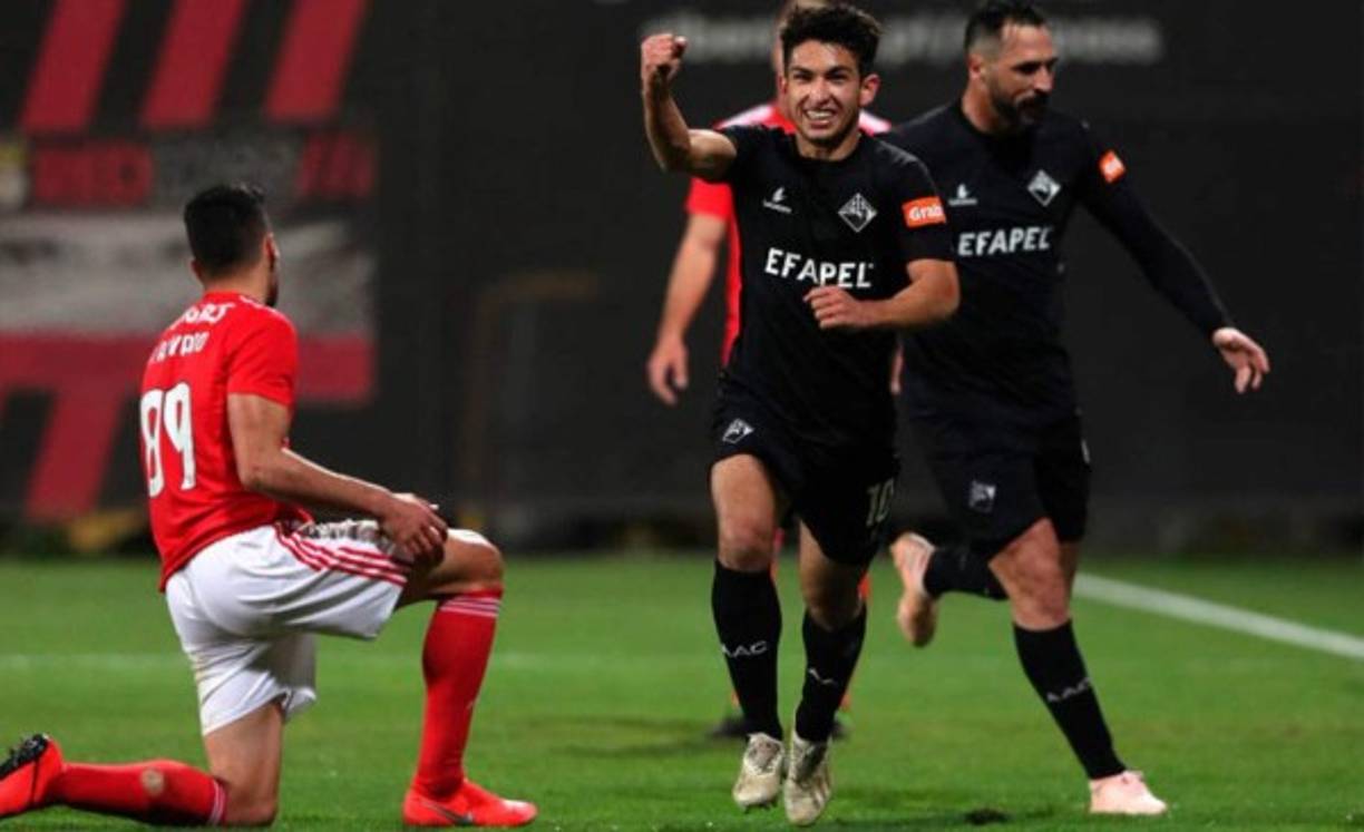 Jonathan Rubio: El talentoso mediocampista hondureño no seguirá en el Académica de Coimbra de la segunda división de Portugal, el Huesca de España es dueño de su ficha.