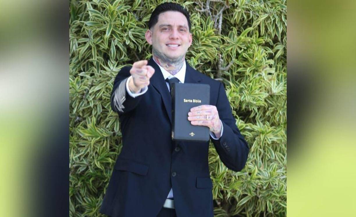 Las opiniones en redes sociales son variadas, unos aseguran que extrañan su música y estilo y otros lo felicitan por su decisión. 