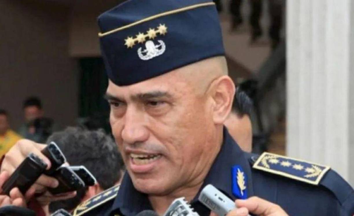 “En ningún momento traté de perseguir a alguien, simple y sencillamente con la iluminación de Dios, con el conocimiento que tenía de la Policía, tomé algunas acciones que posiblemente para algunos sean buenas, pero para otros, malas”, acotó.