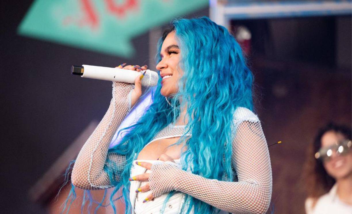 Confirmó que ya no tiene el cabello azul.