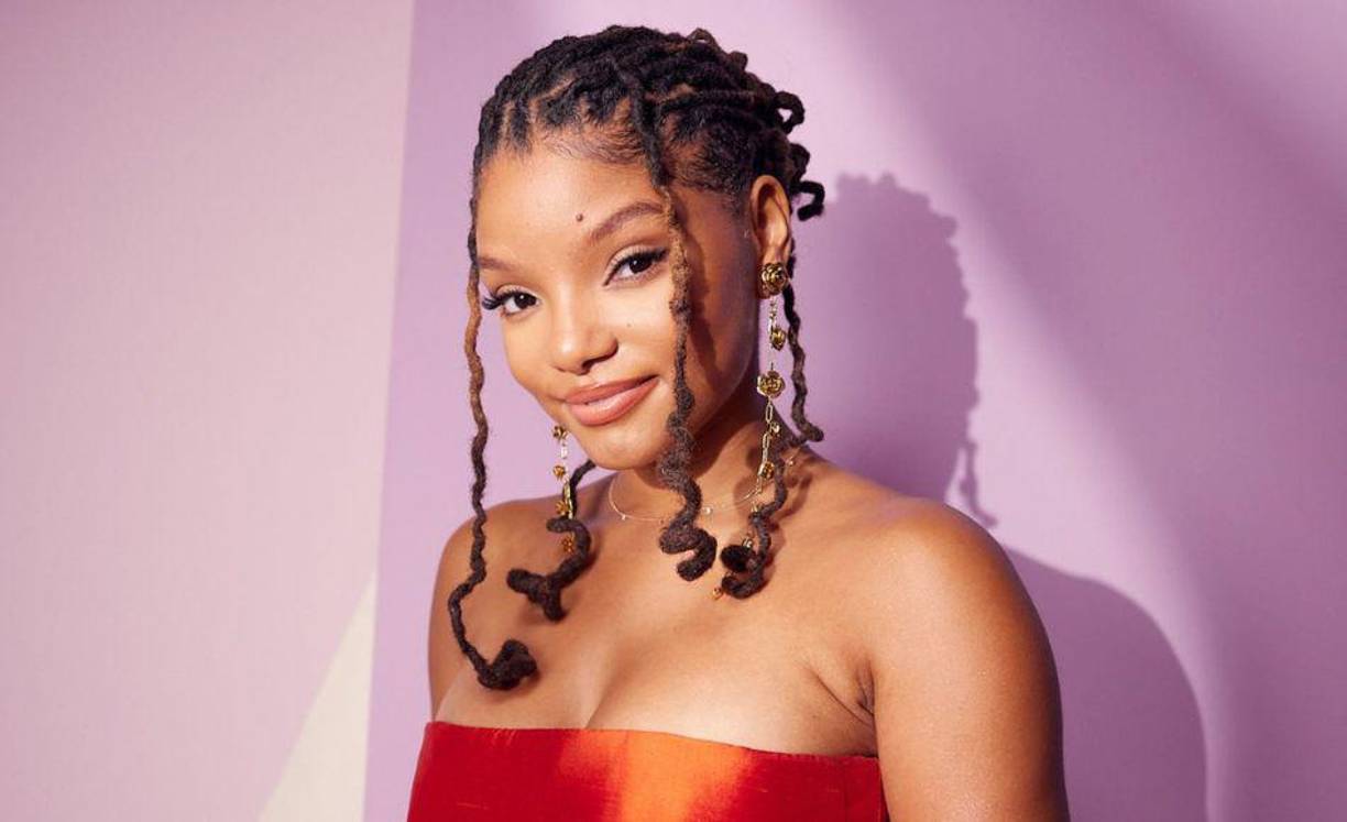  En este marco, ha sido la misma actriz y cantante, Hailey quien se mostró emocionada luego de que el mundo pudo tener por primera vez un vistazo del proyecto.