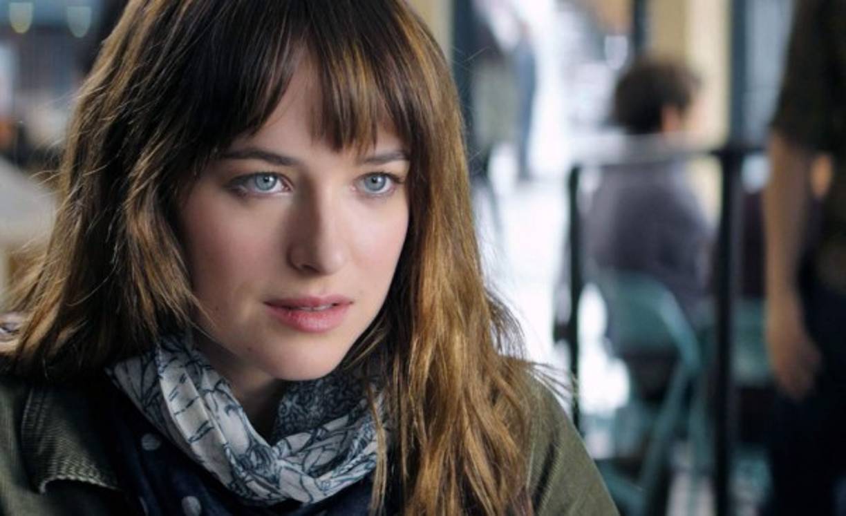 2. Ana queda embarazada.<br/>Mientras está en el hospital cuidando a su padrastro, Ray, Ana descubre que está embarazada. Pero la noticia no es bienvenida por Christian.