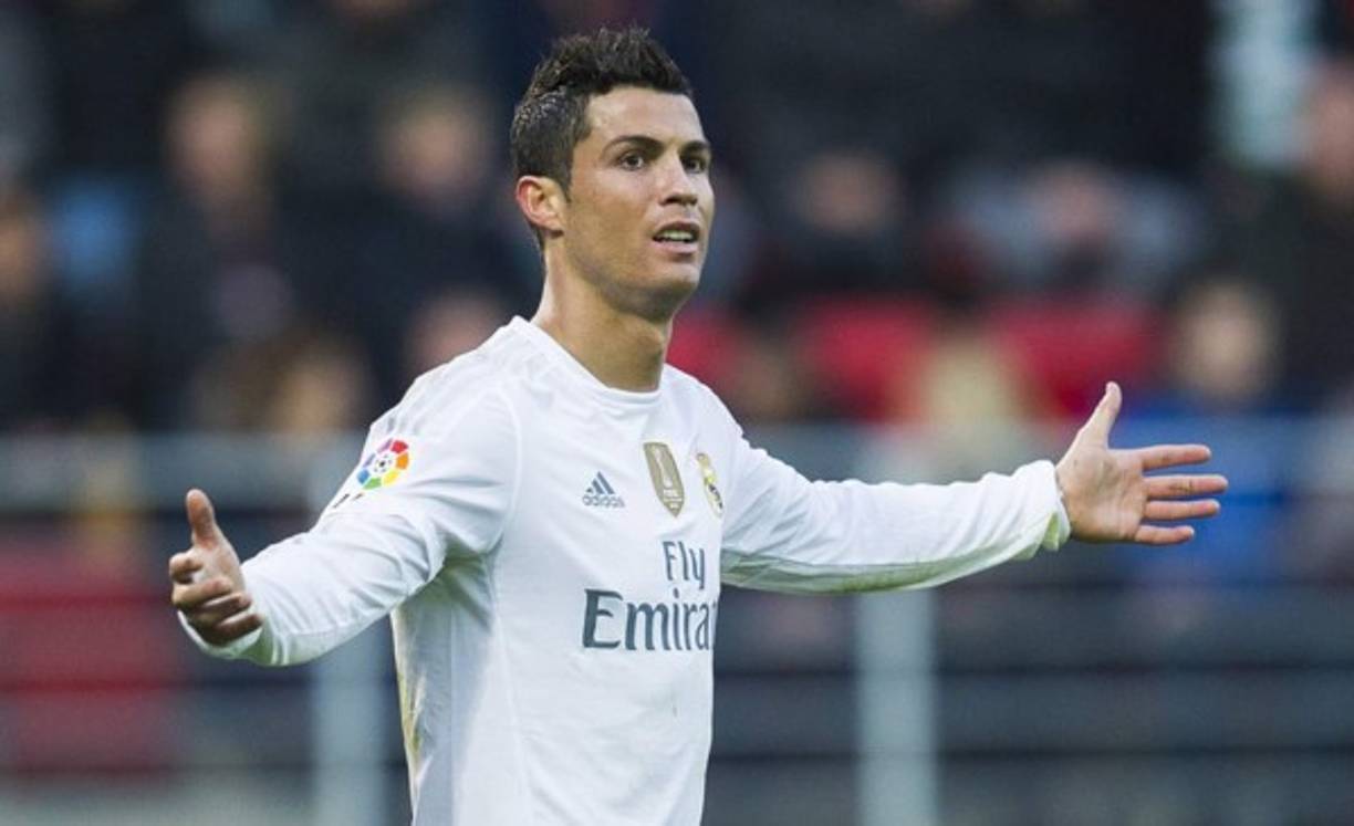 Cristiano Ronaldo en el quinto lugar es uno de los personajes mediáticos más activo en las redes sociales.