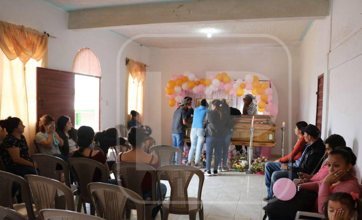 Nahomy era muy querida por sus compañeros, se había ganado el cariño de todos y siempre se esmeraba en sacar buenas calificaciones, contaron parientes, quienes aseguraron que su sueño era convertirse en doctora.